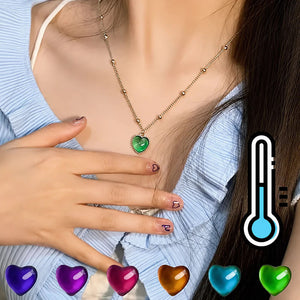 Collana a forma di cuore che cambia colore in base alla temperatura