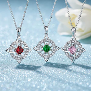 Collana con nodo di strega in cristallo naturale