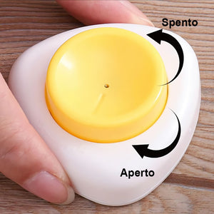 Perforatore per uova con blocco di sicurezza