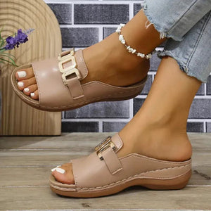 Pantofole aperte in pelle artificiale