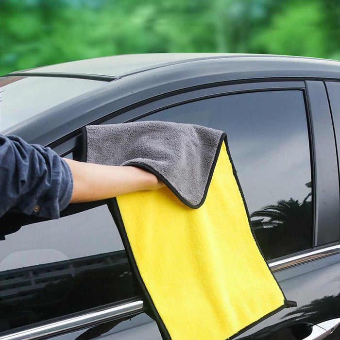 Salviette detergenti per la manutenzione professionale dell'auto