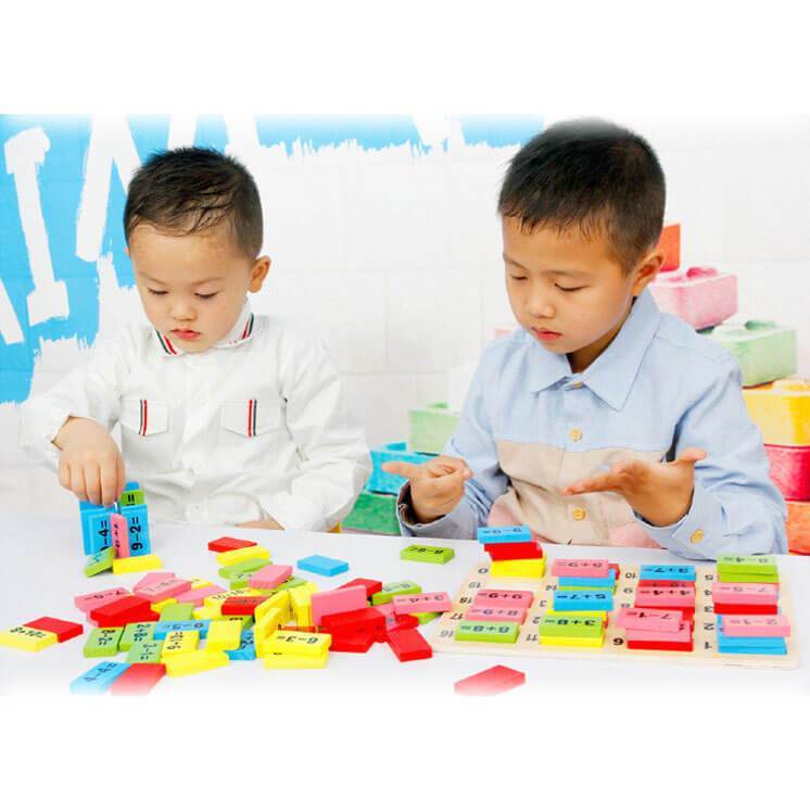 dinosauri tema matematica gioco foglio di lavoro. matematico attivà